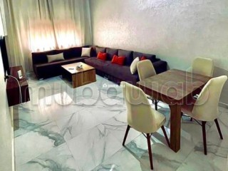 appartement-de-vacances-a-louer-a-ain-amiyer-2-pieces-porte-blindee-salon-marocain-traditionnel