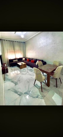 appartement-de-vacances-a-louer-a-ain-amiyer-2-pieces-porte-blindee-salon-marocain-traditionnel-big-0
