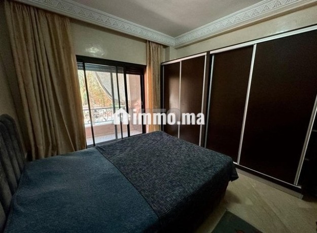 studio-meuble-piscine-av-m6-pres-palais-congres-big-3