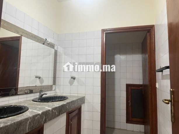 hay-riad-villa-de-440-m2-big-3