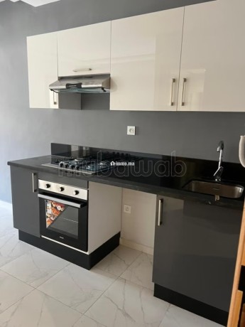 bel-appartement-en-location-a-roches-noires-1-chambre-parking-et-ascenseur-big-0