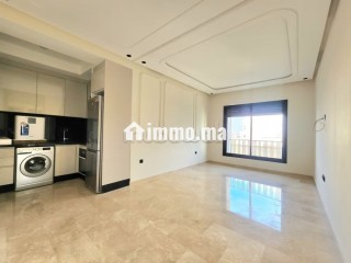 tres-bel-appartement-en-location-a-oasis-surface-totale-60-m2-fenetres-avec-double-vitrage-et-porte-blindee