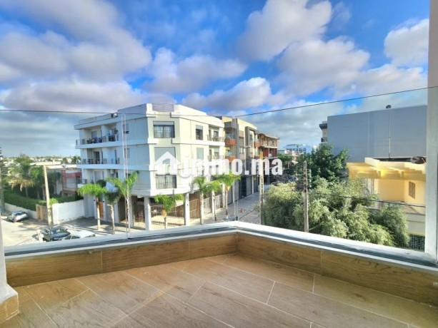 tres-bel-appartement-en-location-a-oasis-surface-totale-60-m2-fenetres-avec-double-vitrage-et-porte-blindee-big-5