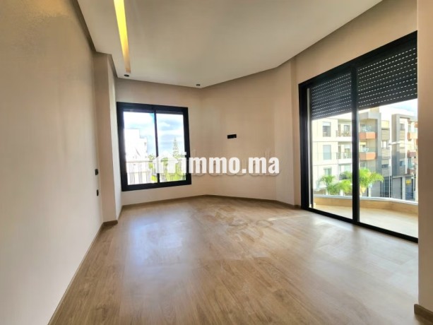 tres-bel-appartement-en-location-a-oasis-surface-totale-60-m2-fenetres-avec-double-vitrage-et-porte-blindee-big-8
