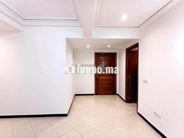 studio-h-stand-74m2-terrasse-05mn-yaacoub-mansour-big-2
