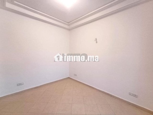 studio-h-stand-74m2-terrasse-05mn-yaacoub-mansour-big-5