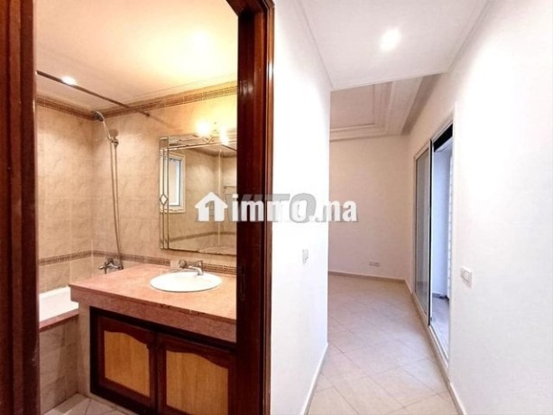 studio-h-stand-74m2-terrasse-05mn-yaacoub-mansour-big-7
