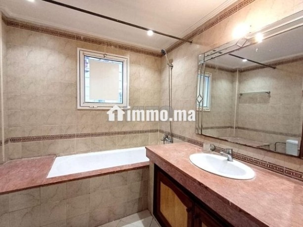 studio-h-stand-74m2-terrasse-05mn-yaacoub-mansour-big-8