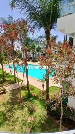 spacieux-appartement-vide-4-chambres-big-7