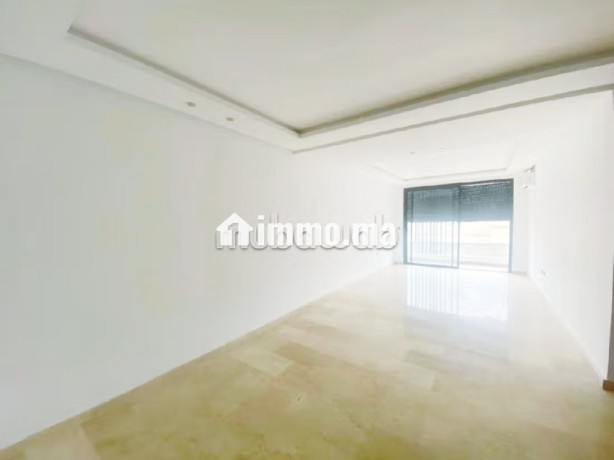 magnifique-studio-sans-vis-a-vis-a-vendre-big-0