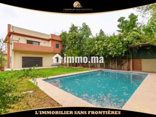 villa-vide-850-m2-a-louer-avec-piscine-privee-les-portes