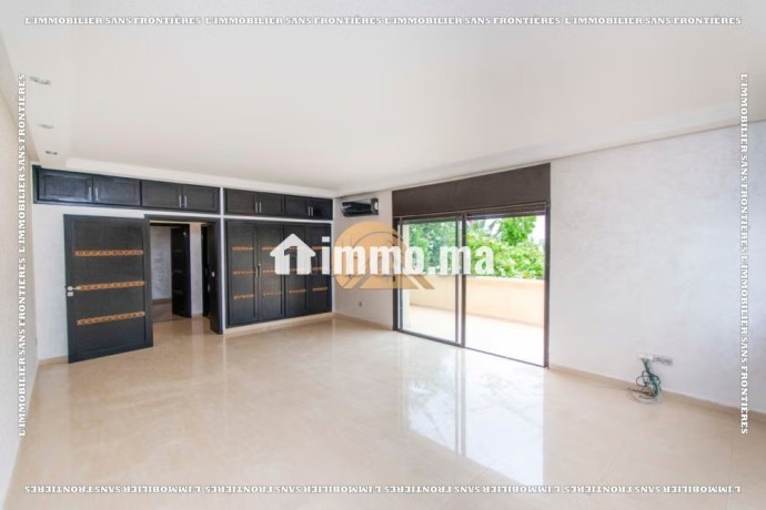 villa-vide-850-m2-a-louer-avec-piscine-privee-les-portes-big-15
