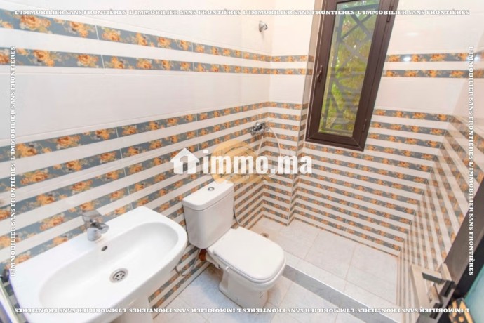 villa-vide-850-m2-a-louer-avec-piscine-privee-les-portes-big-16
