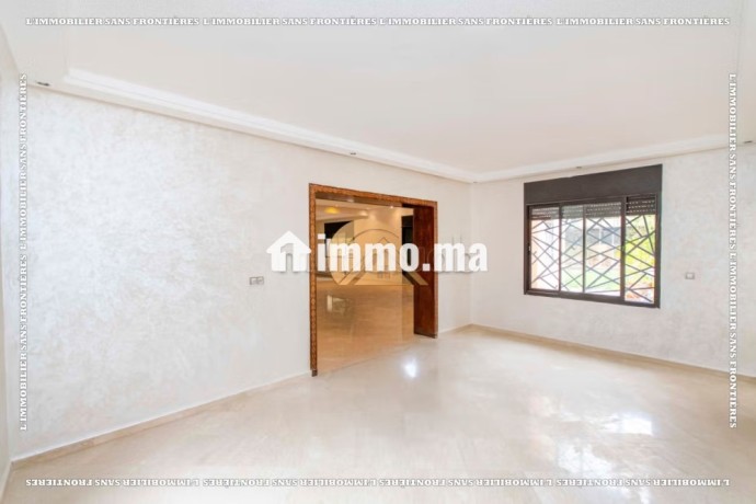 villa-vide-850-m2-a-louer-avec-piscine-privee-les-portes-big-5