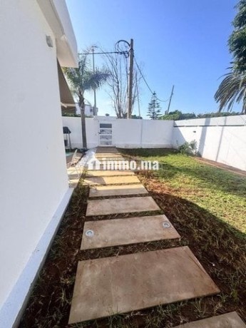 villa-elegante-a-deux-pas-de-la-plage-big-8