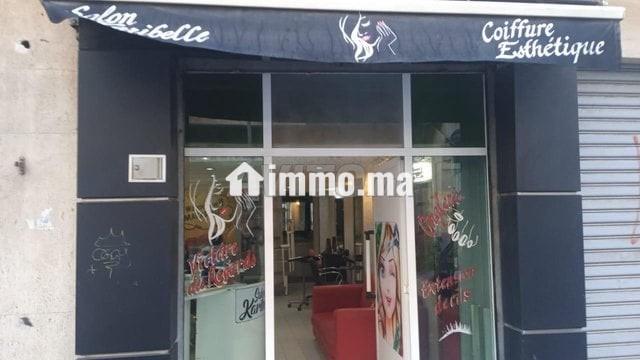 salon-de-coiffure-et-esthetique-a-vendre-equipe-big-0