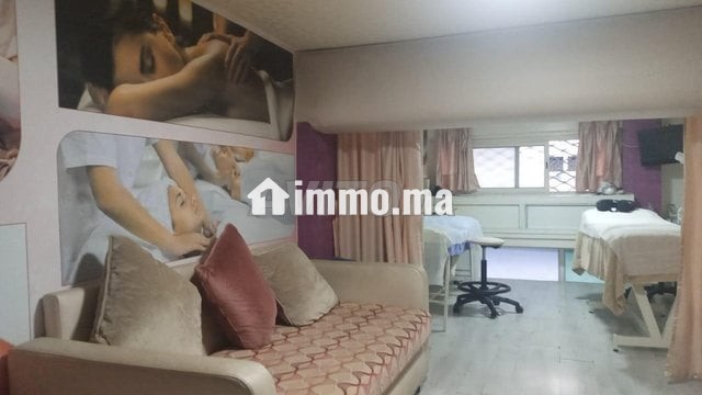salon-de-coiffure-et-esthetique-a-vendre-equipe-big-4