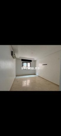 apartement-majorelle-vide-avec-grand-terasse-big-1