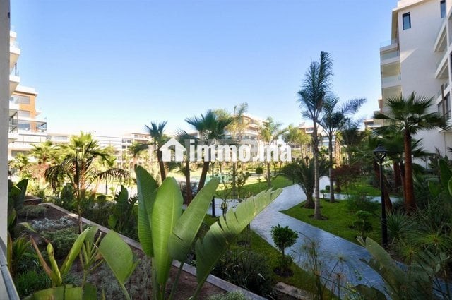 studio-de-luxe-de-88-m2-vue-piscine-big-0
