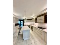 appartement-haut-de-gamme-de-183-m2-non-meuble-small-3