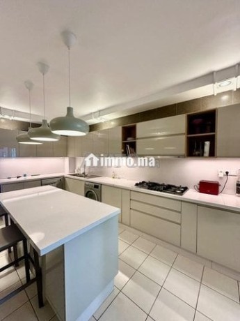 appartement-haut-de-gamme-de-183-m2-non-meuble-big-2