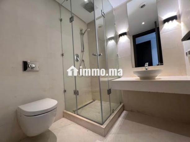 a-louer-splendide-appartement-2chambres-ain-diab-big-6