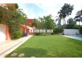 villa-1024-m2-4-chambres-piscine-plein-sud-small-0