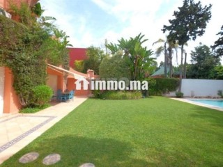 villa-1024-m2-4-chambres-piscine-plein-sud