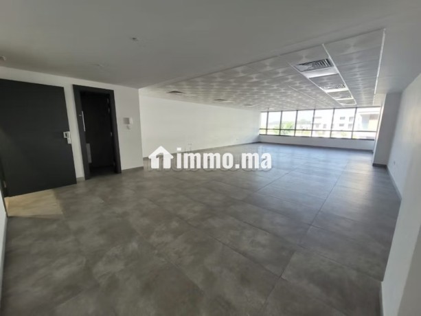 bureau-1er-etage-de-haut-standing-en-location-big-2