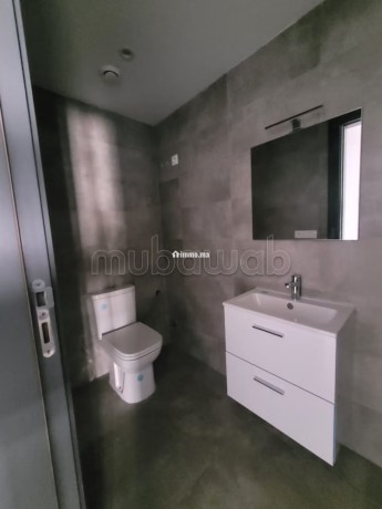 bureau-1er-etage-de-haut-standing-en-location-big-4