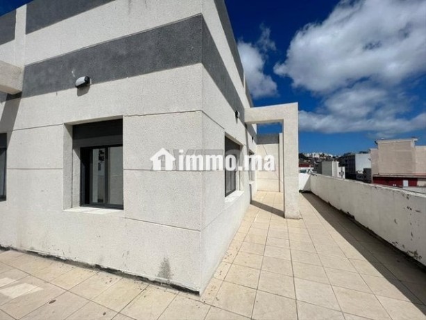 plateau-bureau-en-location-big-2