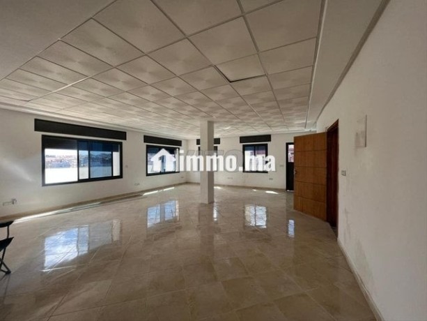 plateau-bureau-en-location-big-4