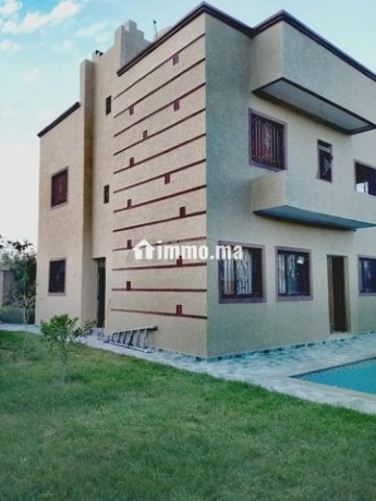 villa-avec-piscine-titre-400m2-big-4