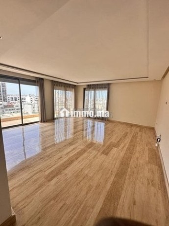 appartement-vide-ou-bien-meuble-a-louer-big-1