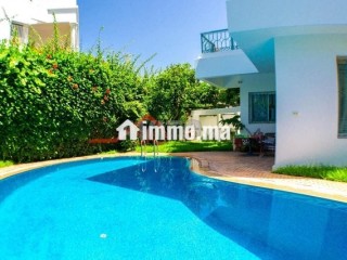 magnifique-villa-de-606-m2-avec-piscine-et-jardin