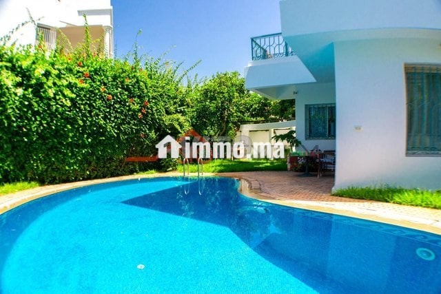 magnifique-villa-de-606-m2-avec-piscine-et-jardin-big-0