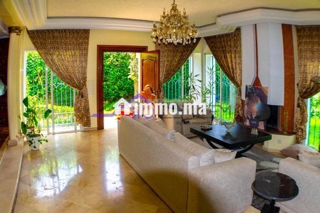 magnifique-villa-de-606-m2-avec-piscine-et-jardin-big-1