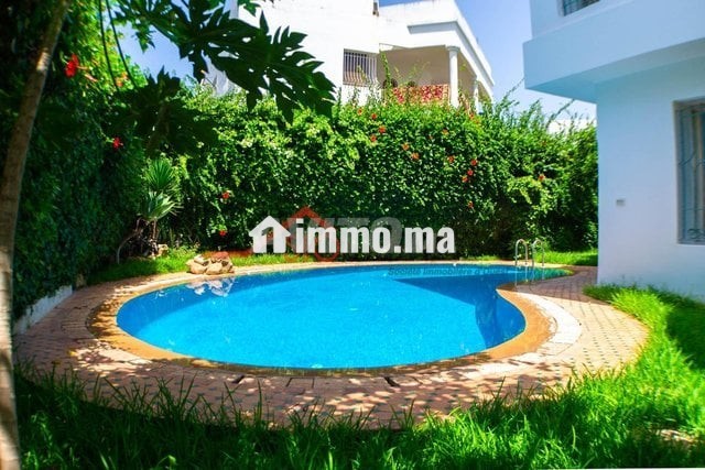 magnifique-villa-de-606-m2-avec-piscine-et-jardin-big-8