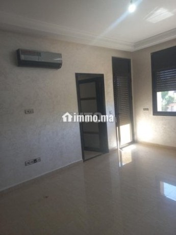 villa-moderne-vide-a-louer-longue-duree-targa-big-3