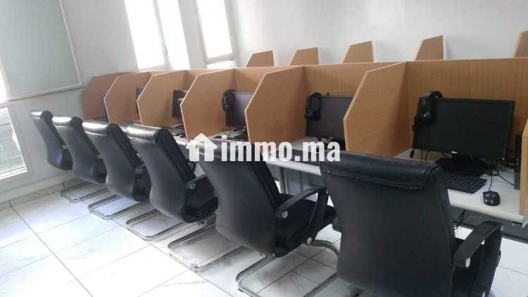 plateau-centre-dappel-bien-equipee-en-location-big-3