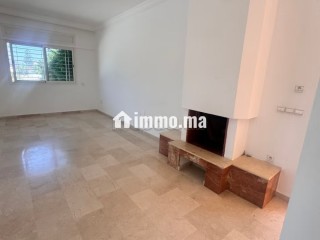 somptueuse-villa-a-louer-a-harhoura-3-chambres-agreables-jardin-et-terrasse