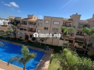 appartement-lumineux-2-chambres-avec-vue-piscine