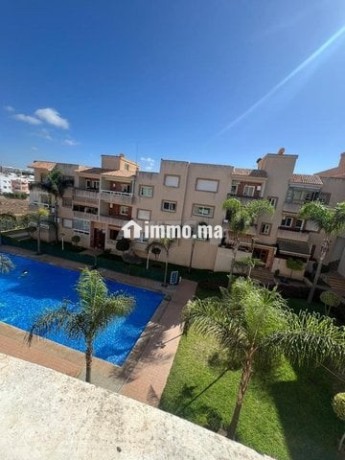 appartement-lumineux-2-chambres-avec-vue-piscine-big-0
