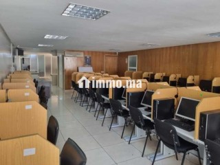 centre-dappel-en-location-avec-des-ordinateurs