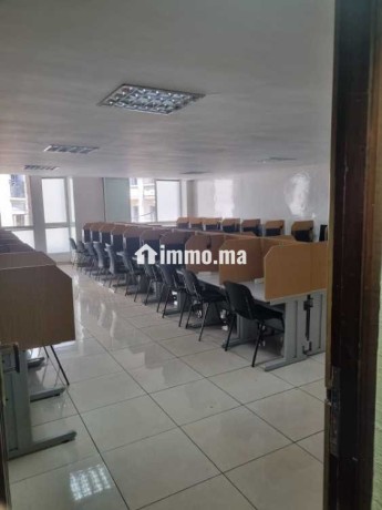 centre-dappel-en-location-avec-des-ordinateurs-big-1