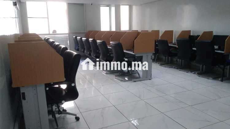 centre-dappel-en-location-avec-des-ordinateurs-big-5