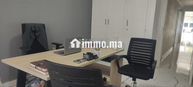 bureau-equipe-et-lumineux-a-louer-big-1