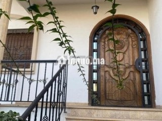 elegante-villa-haut-standing-batie-sur-395m2