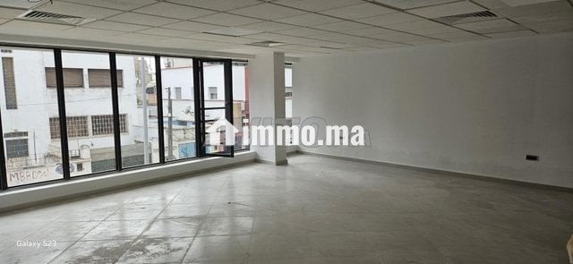 location-plateau-bureau-de-65m2-big-4