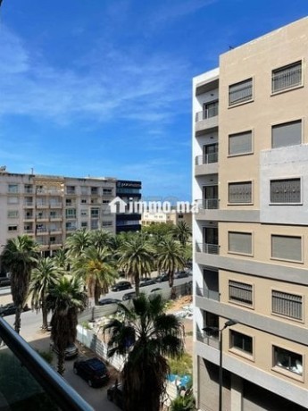 appartement-2-chambres-vide-au-quartier-du-parc-big-0